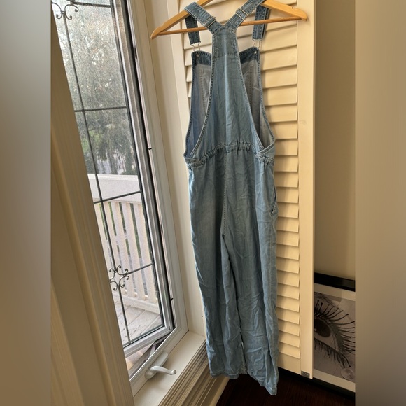 Super Soft Jordache Chambray overalls. - Picture 10 of 13